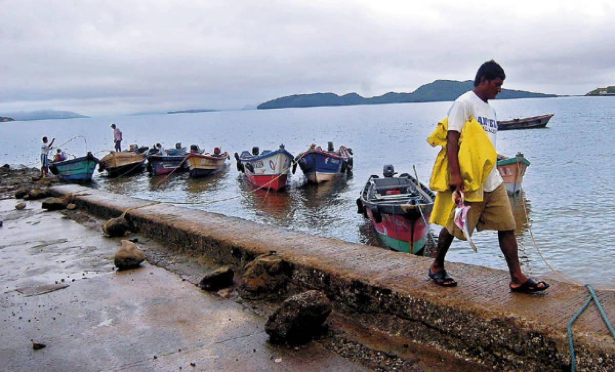 $!Históricamente los pescadores hondureños se han quejado de no poder navegar ni faenar con tranquilidad en las aguas del Golfo de Fonseca.