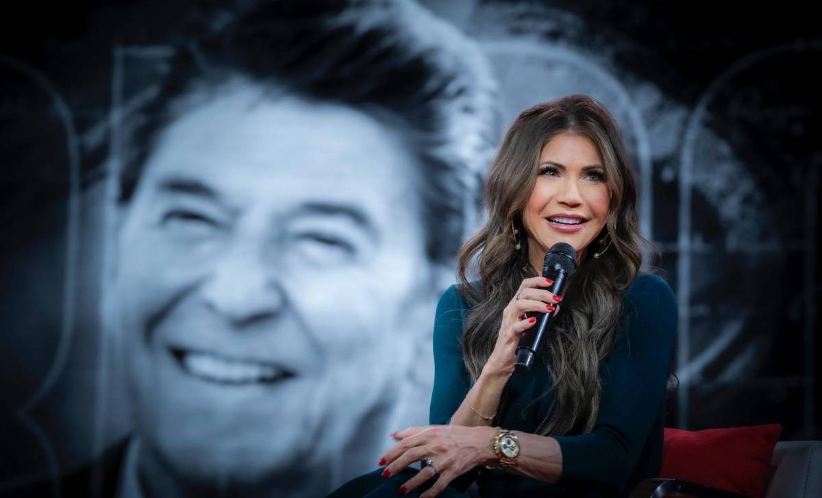 ¿Quién es Kristi Noem, secretaria de Seguridad de Estados Unidos que visitó Honduras?