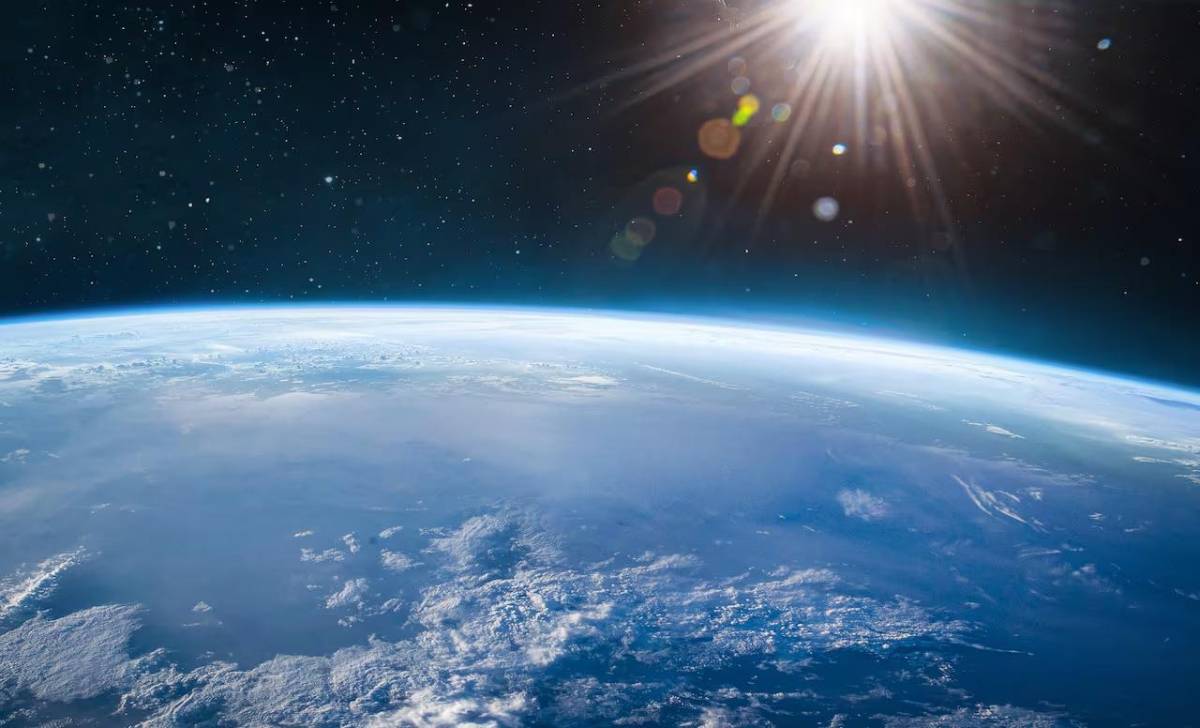 ¿Qué es la anomalía del campo magnético de la Tierra que detectó la NASA y en qué afecta?