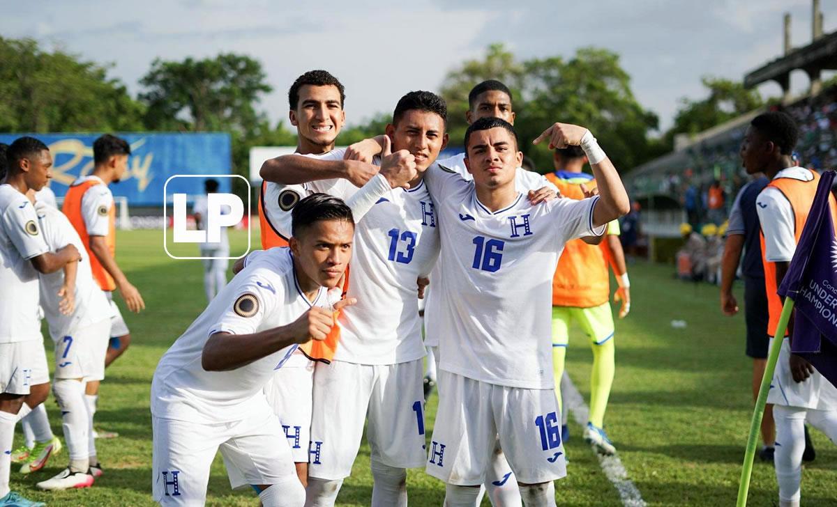La celebración de los jugadores hondureños tras el gol de Jeyson Contreras.