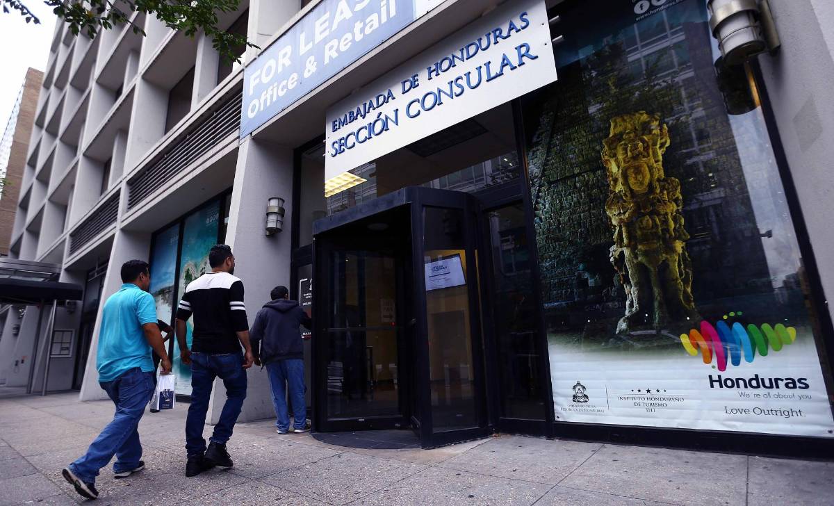 Denuncian ausencia de cónsul en San Francisco por más de un mes