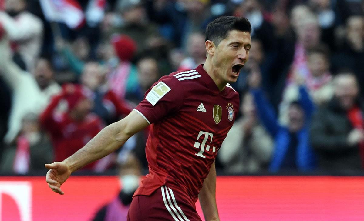 Robert Lewandowski dijo presente nuevamente a su cita con el gol.