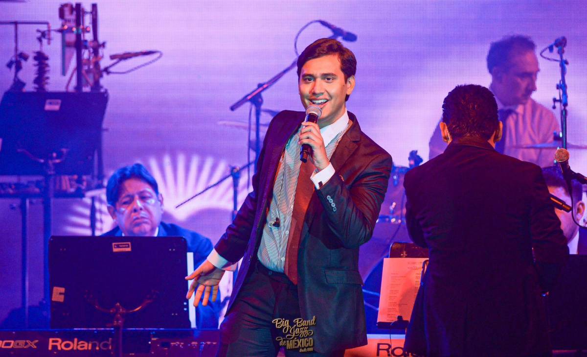 El cantautor hondureño Daniel Ochoa triunfa con sus presentaciones en México