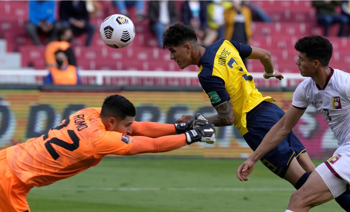 Piero Hincapié marcó con este remate de cabeza para la victoria de Ecuador.