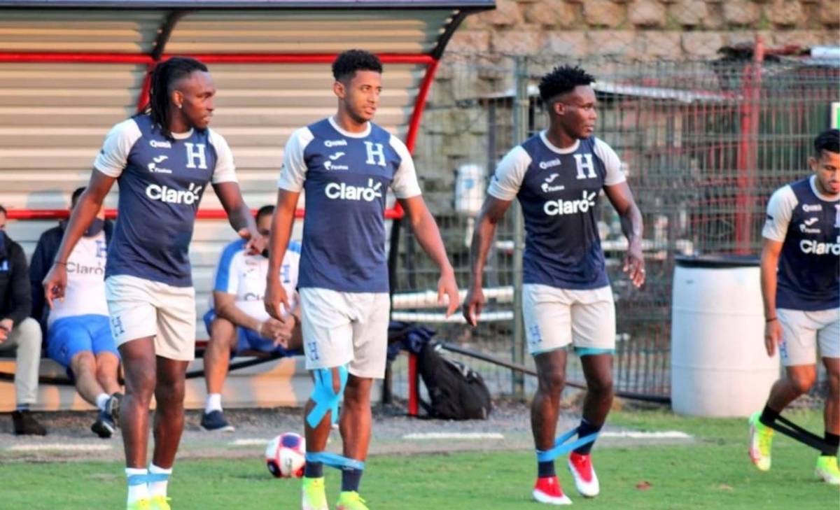 Choco Lozano dio la mala noticia en el cierre de preparación de la H ya que salió con su rodilla derecha vendada.