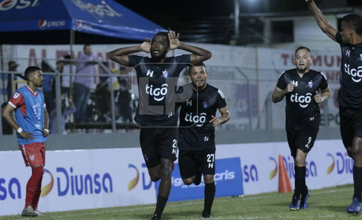 Geovany Martínez fue la figura del partido al marcar un hat-trick.