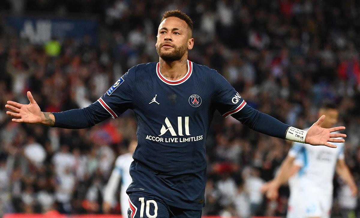 Neymar put PSG ahead in the French classic with a great goal.