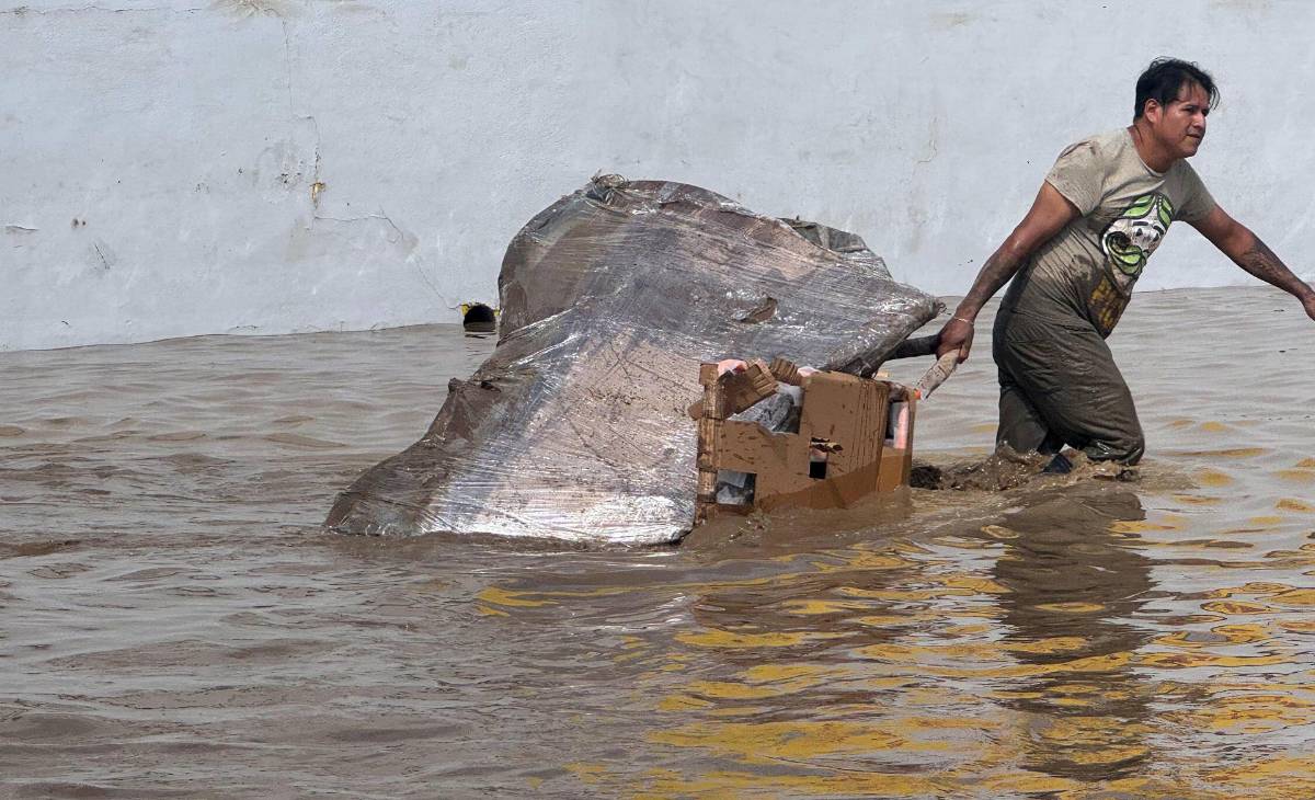 Más de 40 muertos por inundaciones y deslaves en México