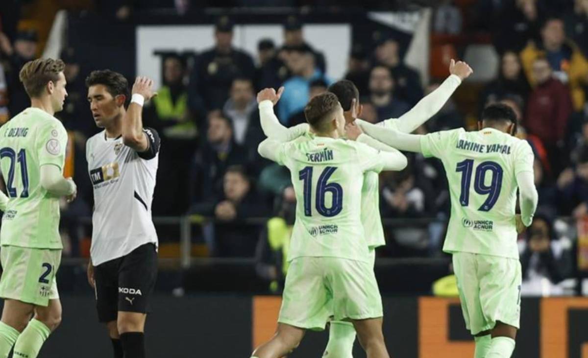 Barcelona receta paliza de escándalo y está en semifinales de Copa del Rey