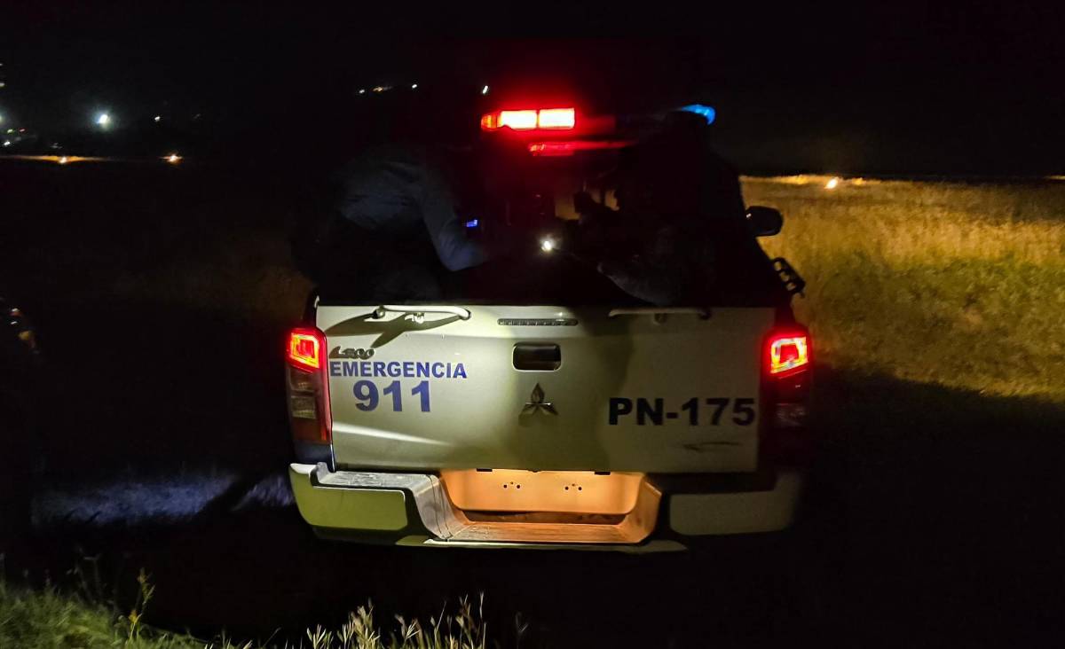 “Estaban vivos cuando llegué, pero el aeropuerto no tenía equipo de rescate”: Steven Arch