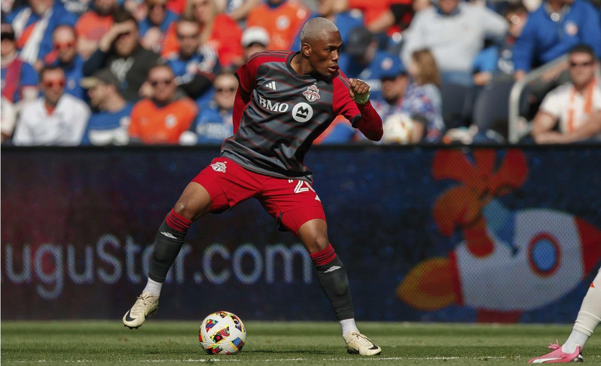 Deybi Flores causa inquietud en Honduras antes del duelo ante Costa Rica