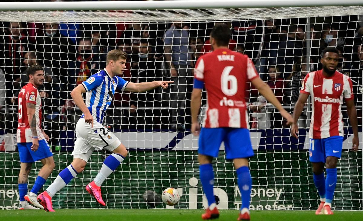 El noruego Alexander Sørloth festejando su gol para el 0-1 de la Real Sociedad.