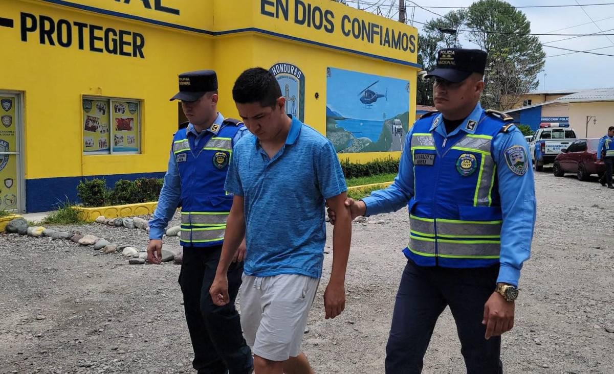 En arresto domiciliario se defenderá militar que atropelló y mató a dos hermanas