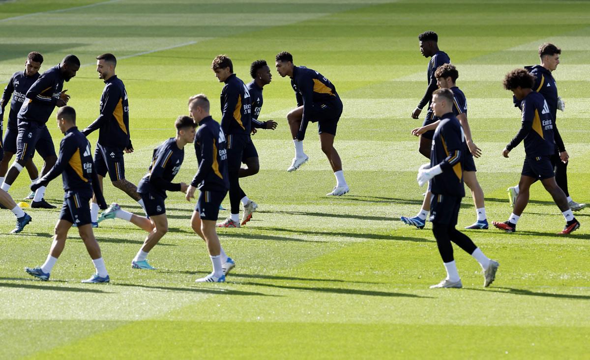 El Real Madrid entrenó este viernes por última vez antes de viajar a Barcelona.