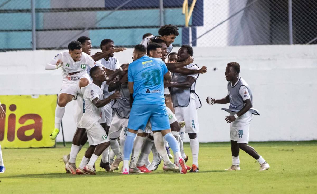 Festín en el Platense-Real España, show de Welcome y jugador salió en camilla