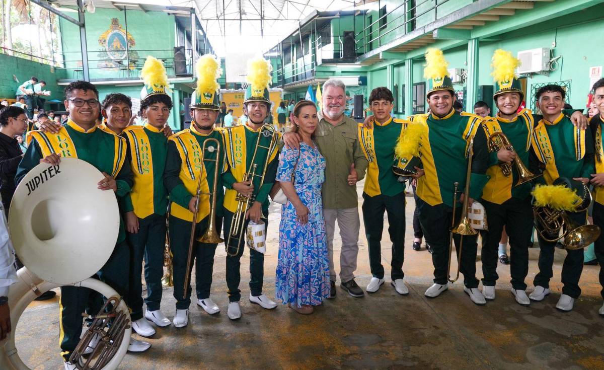 Reconocen talento de la banda marcial Loros Latin Band de Chamelecón