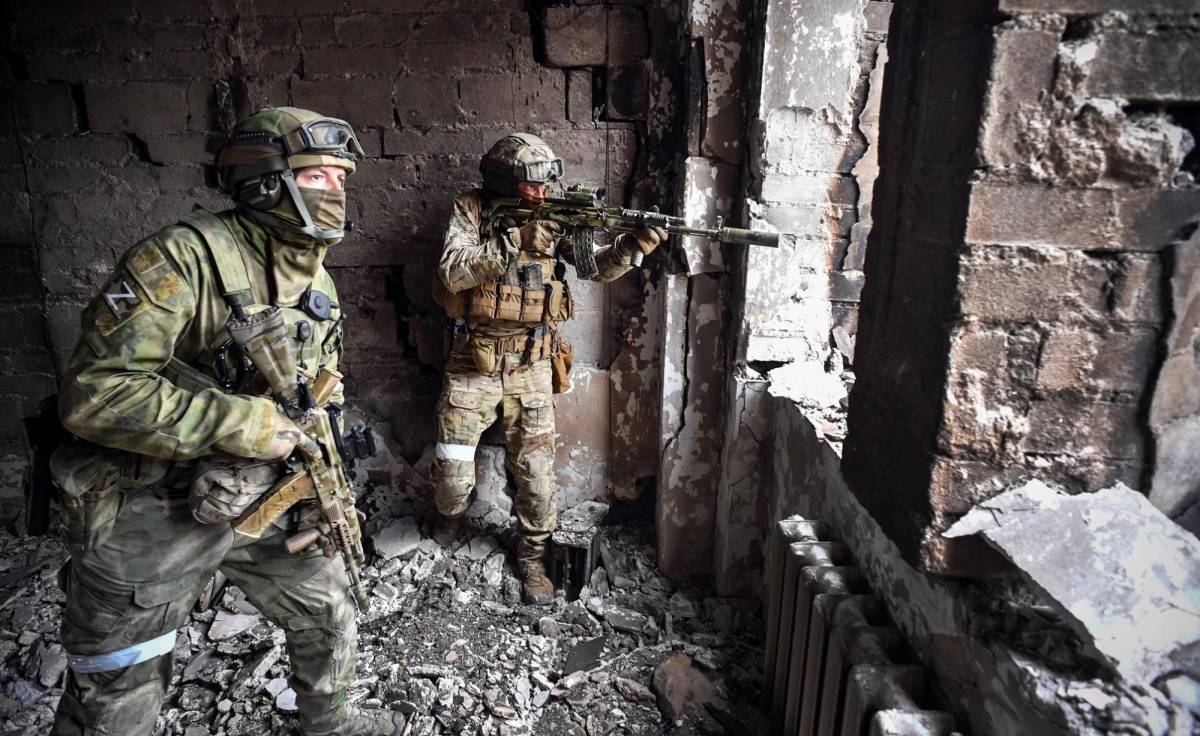 Biden autoriza envío de ayuda militar más letal para que Ucrania haga frente a Rusia