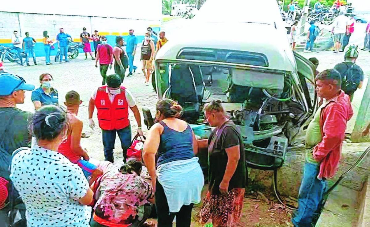 El accidente ocurrió ayer en la entrada a la residencial Las Colonias en Choloma.