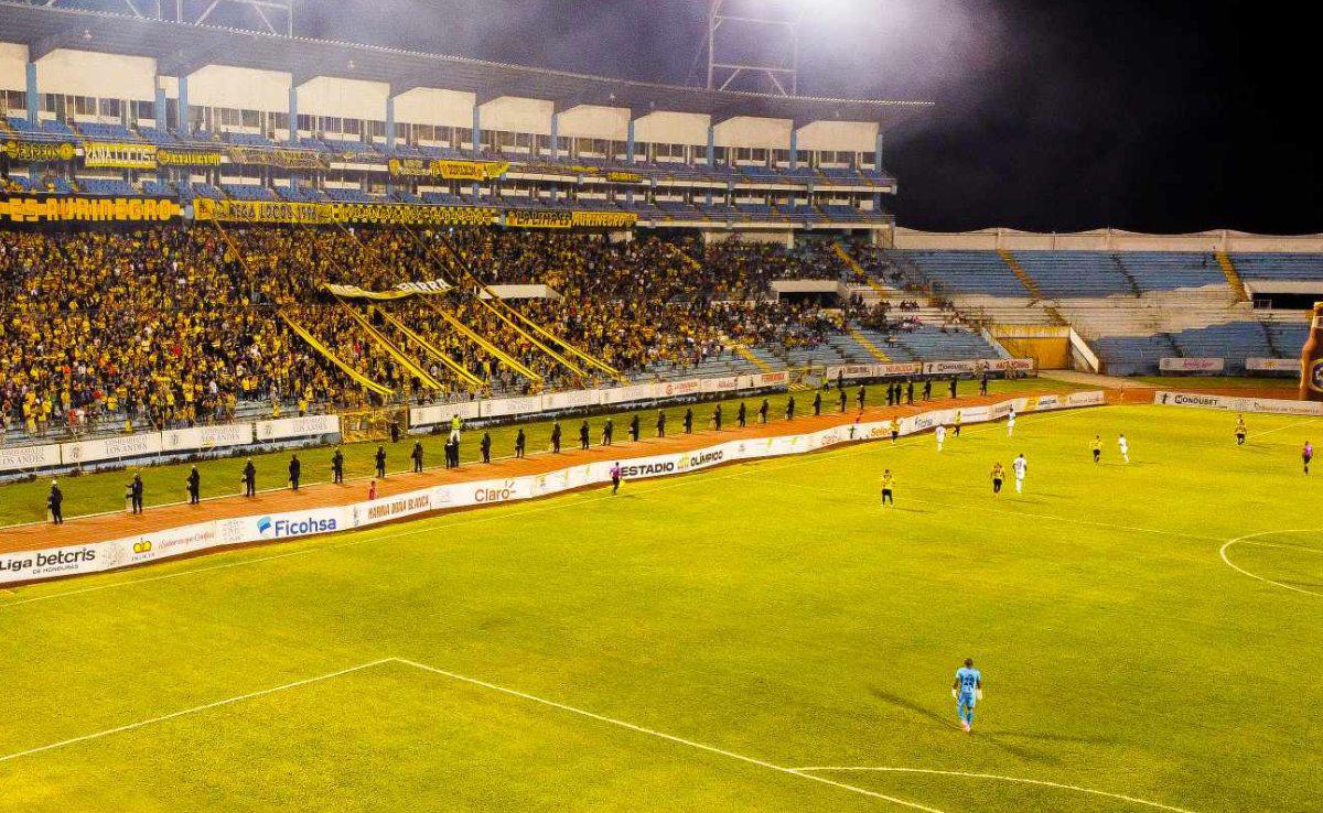 Aficionados del Olimpia ingresarán al Olímpico ante Real España