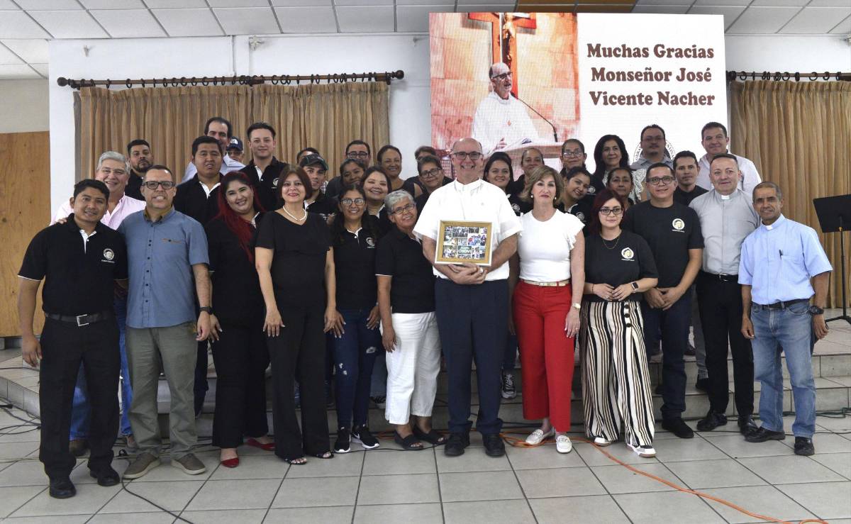 Reunión de despedida para el querido arzobispo Vicente Nacher