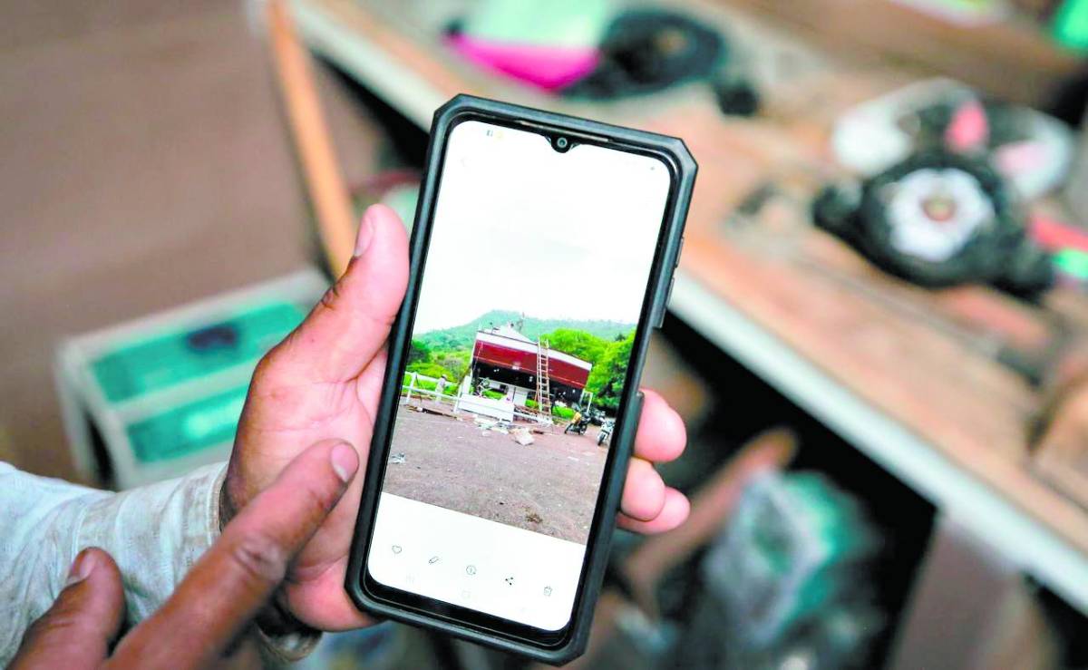 Don Marlon mostró a LA PRENSA cómo se desarrolló su obra.