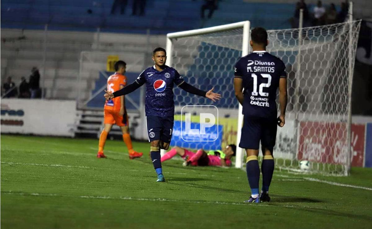 ‘La Perrita‘ Castellanos celebrando su gol para el empate transitorio 1-1 de Motagua.