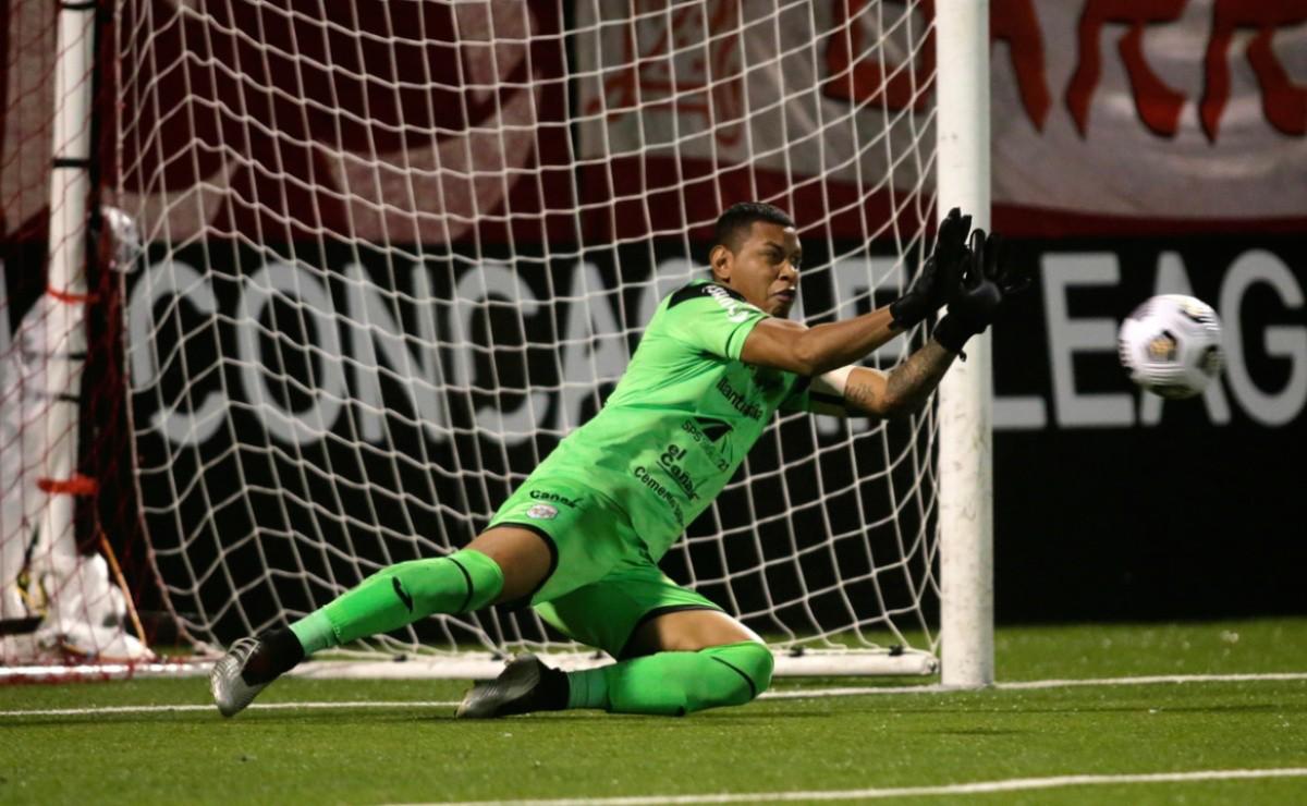 Denovan Torres cuenta por qué rechazo dos veces a Olimpia y recadito a la Selección