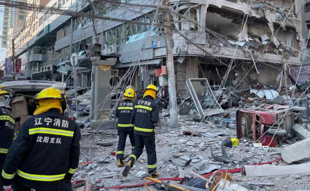 Al menos tres muertos y 27 atrapados tras explosión en un comedor en China