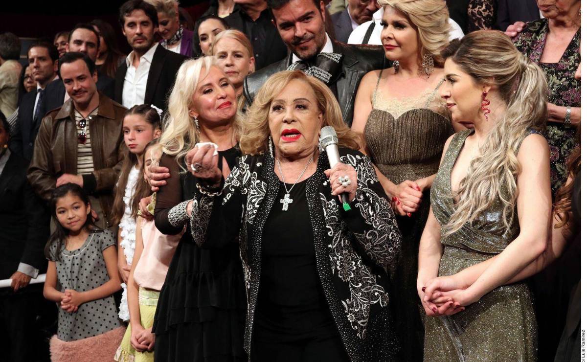 Alejandra Guzmán habla sobre el estado de salud de Silvia Pinal