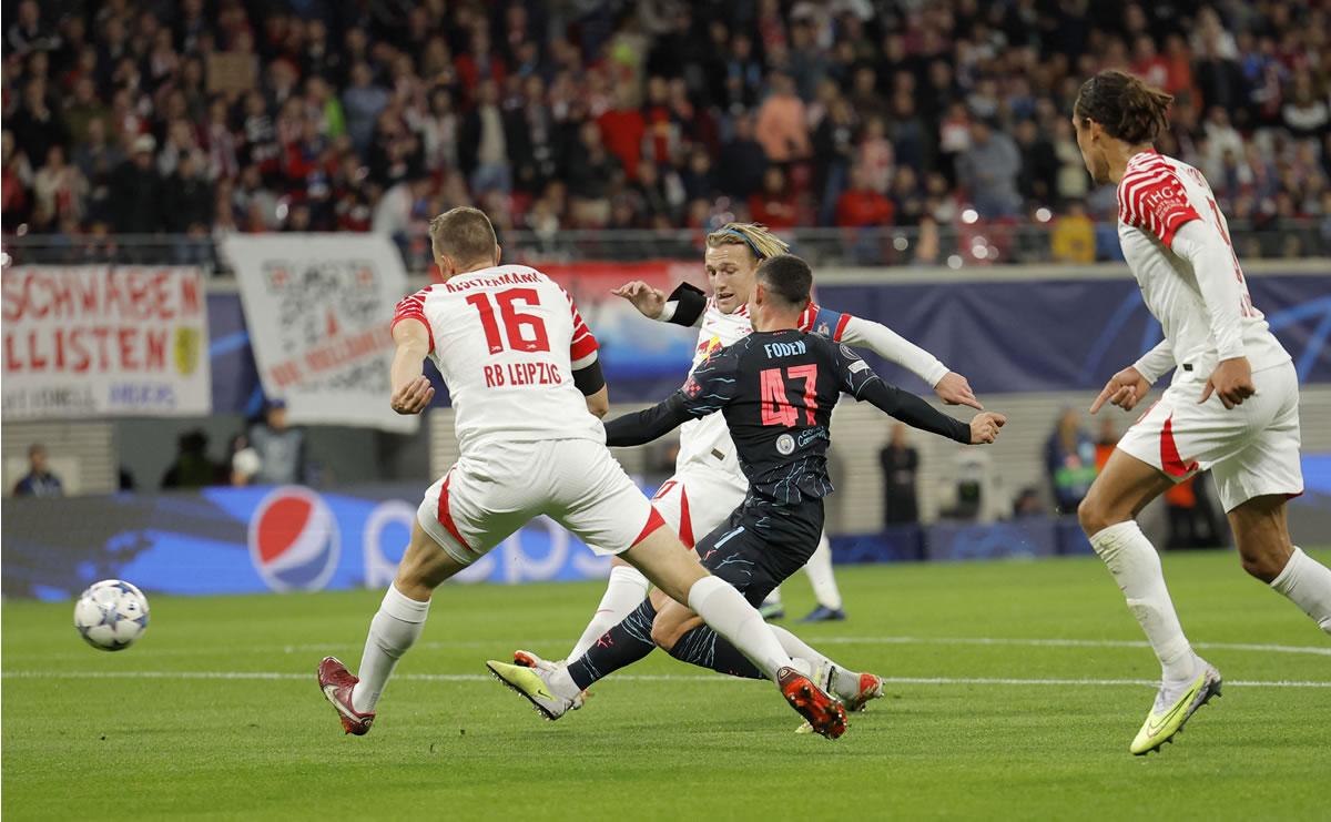 Así marcó Phil Foden el primer gol del Manchester City en Alemania.