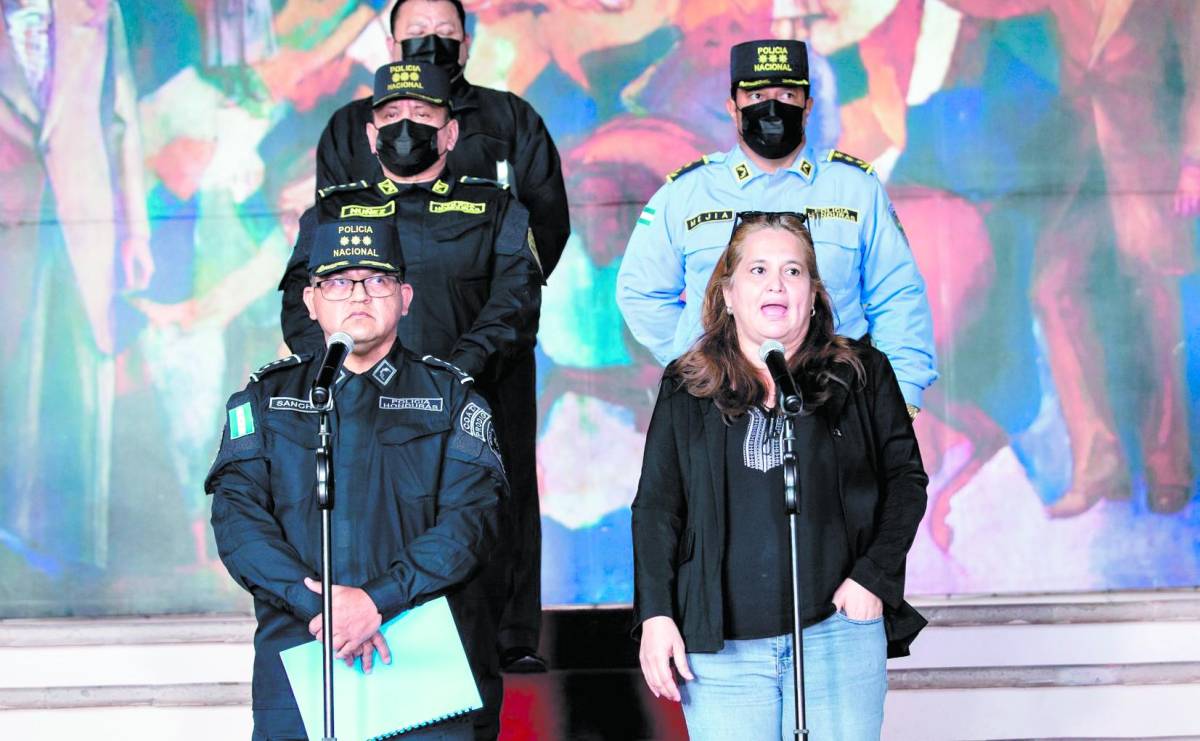 Aguilar Godoy: “Julissa Villanueva tiene más policías que una posta”