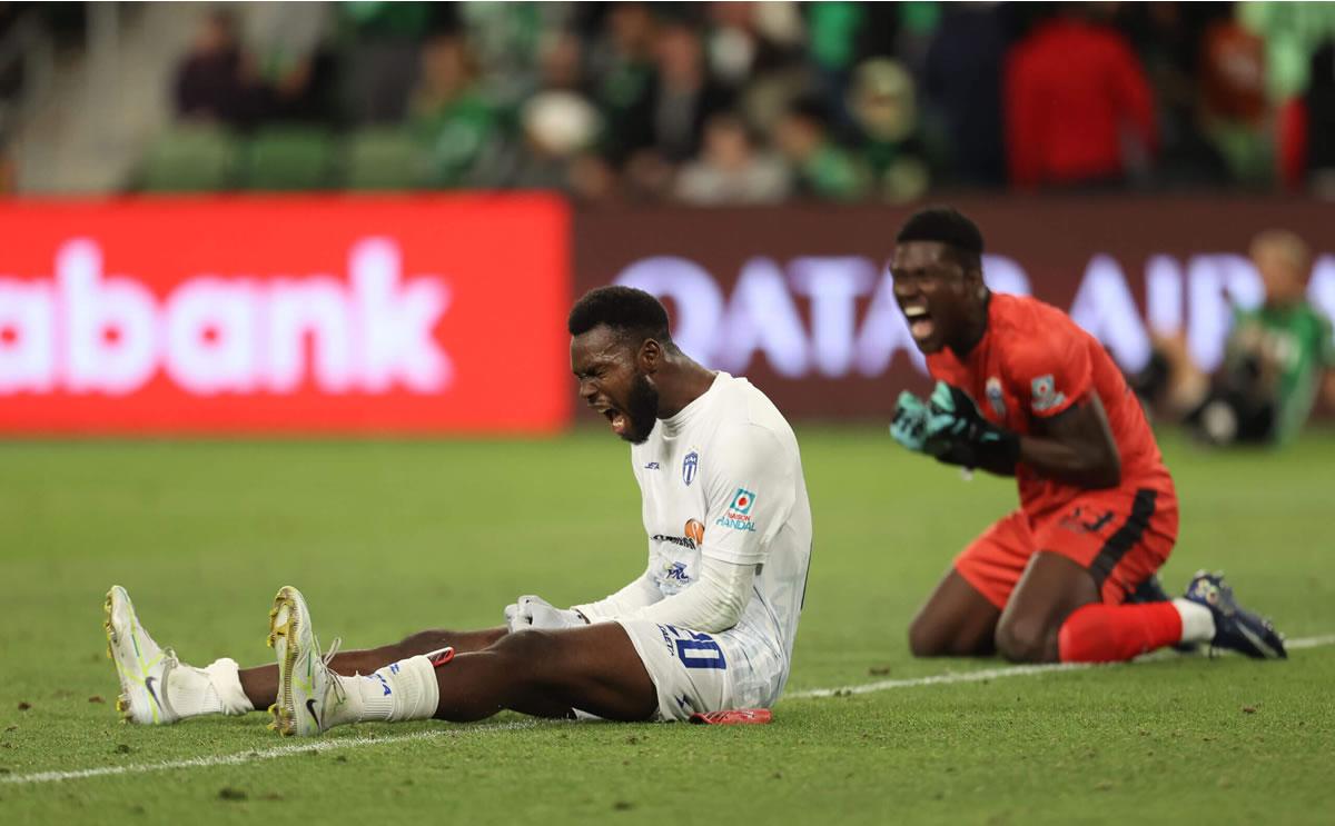 Jugadores del Violette AC de Haití celebrando la histórica clasificación a cuartos de final de la Concachampions.