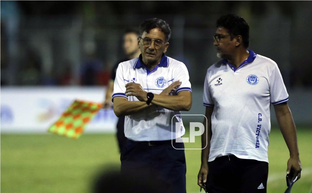 Salomón Nazar debutó como entrenador del Victoria.