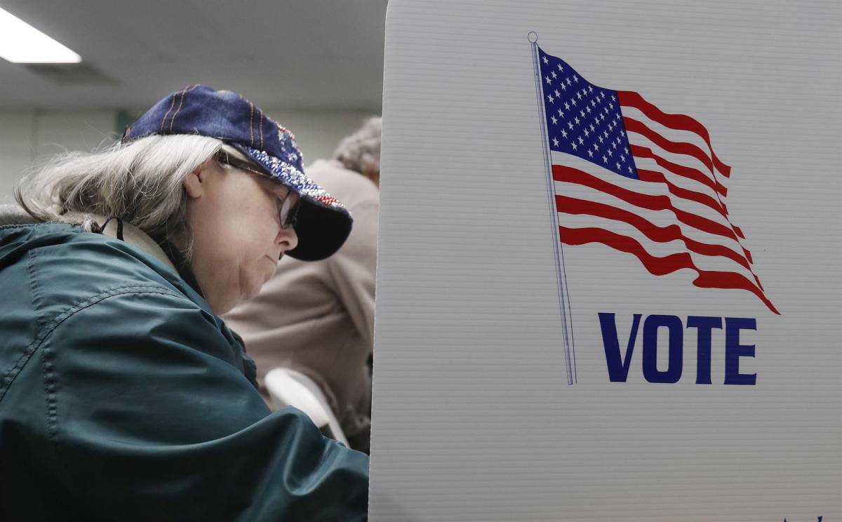 En algunas zonas de EEUU se reportaron irregularidades con máquinas de voto y papeletas.