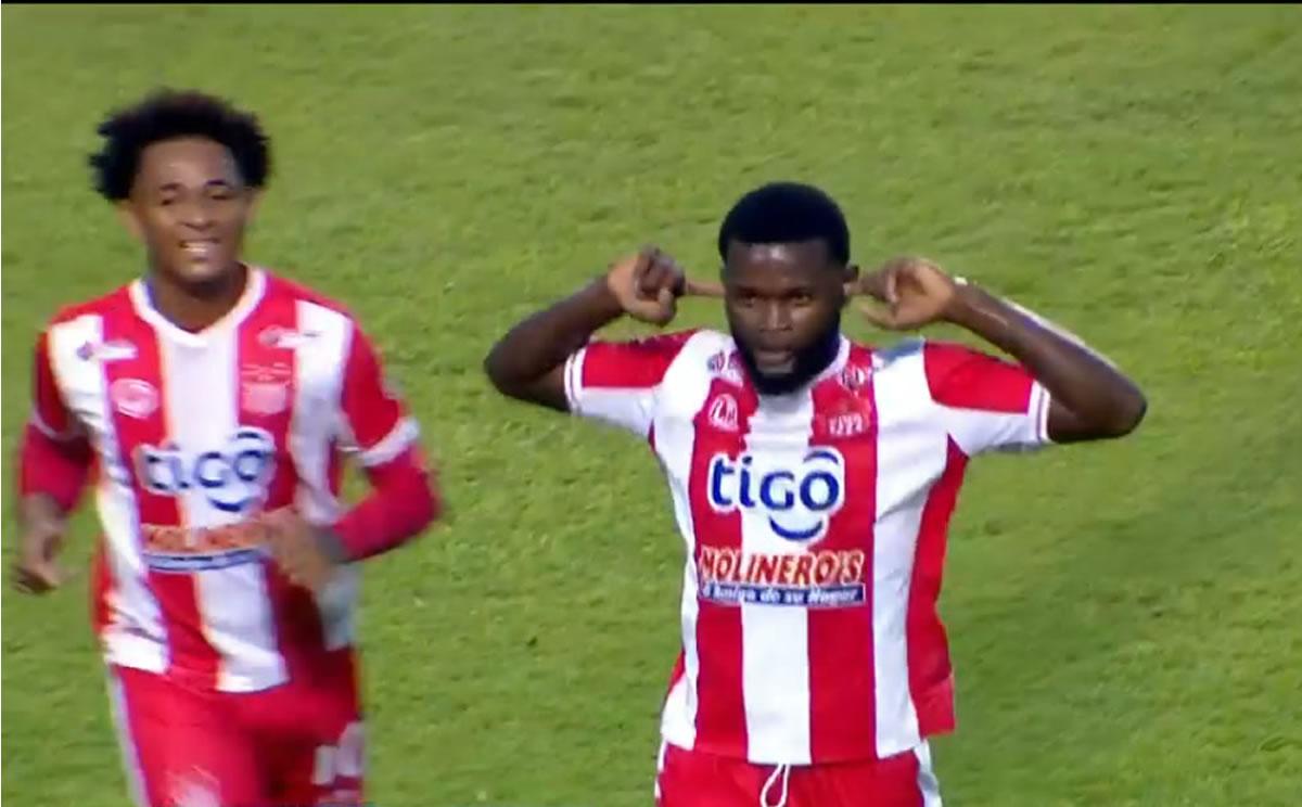 Así celebró Elison Rivas su primer golazo del partido ante el Real España.
