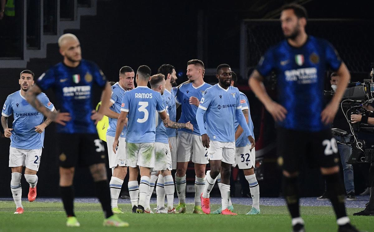 Jugadores de la Lazio celebrando el gol de Sergej Milinkovic-Savic.