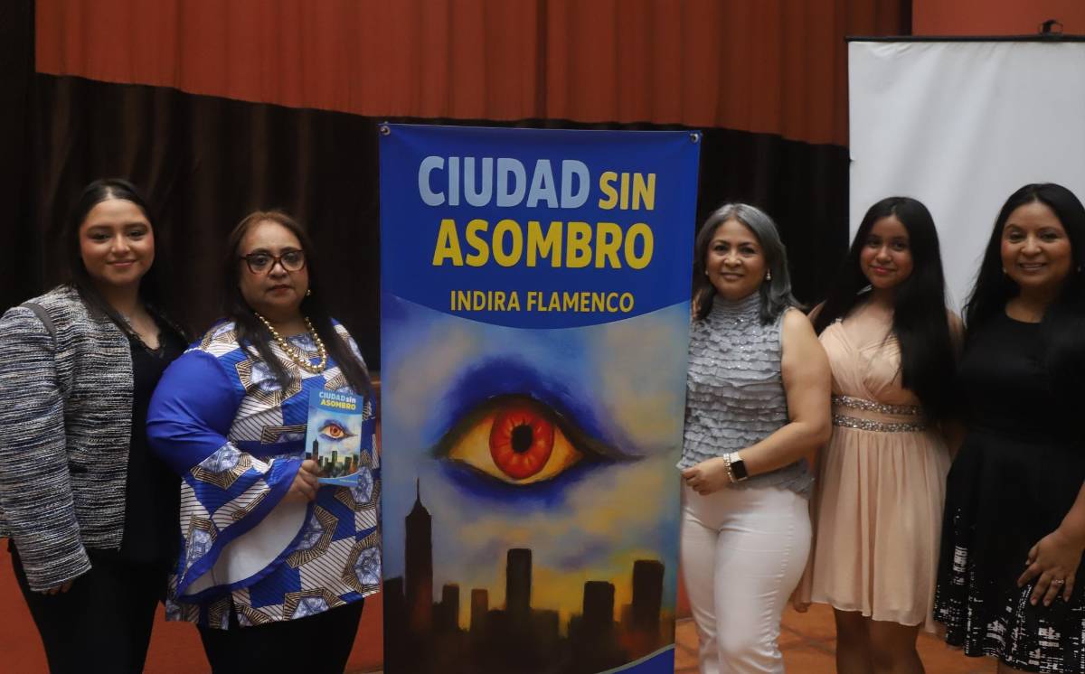 Ciudad sin asombro, la nueva obra literaria de Indira Flamenco
