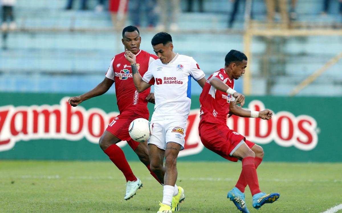 Andy Nájar debutó como titular con el Olimpia. El lateral supera las marcas de Diego Reyes y Rony Martínez.