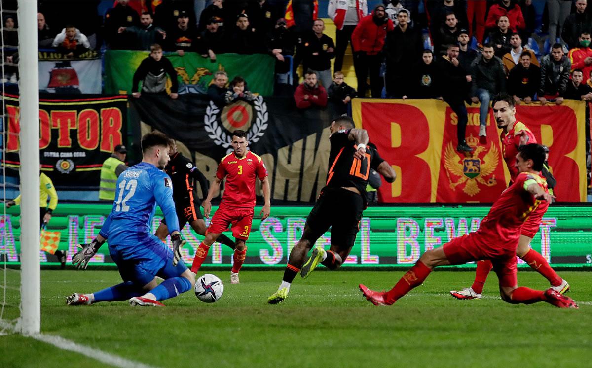 El golazo de Depay con el tacón.