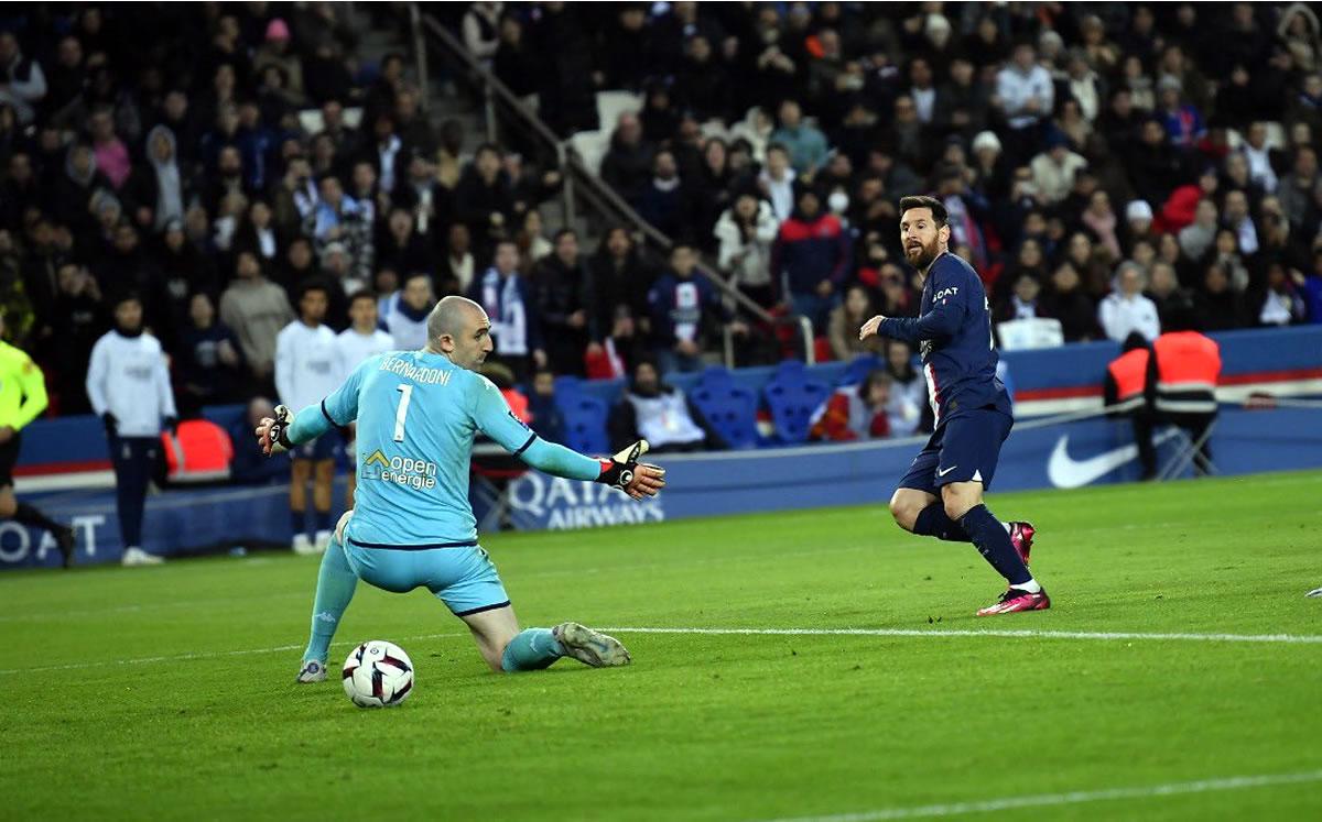 Así marcó Messi su gol mano a mano con el portero del Angers.