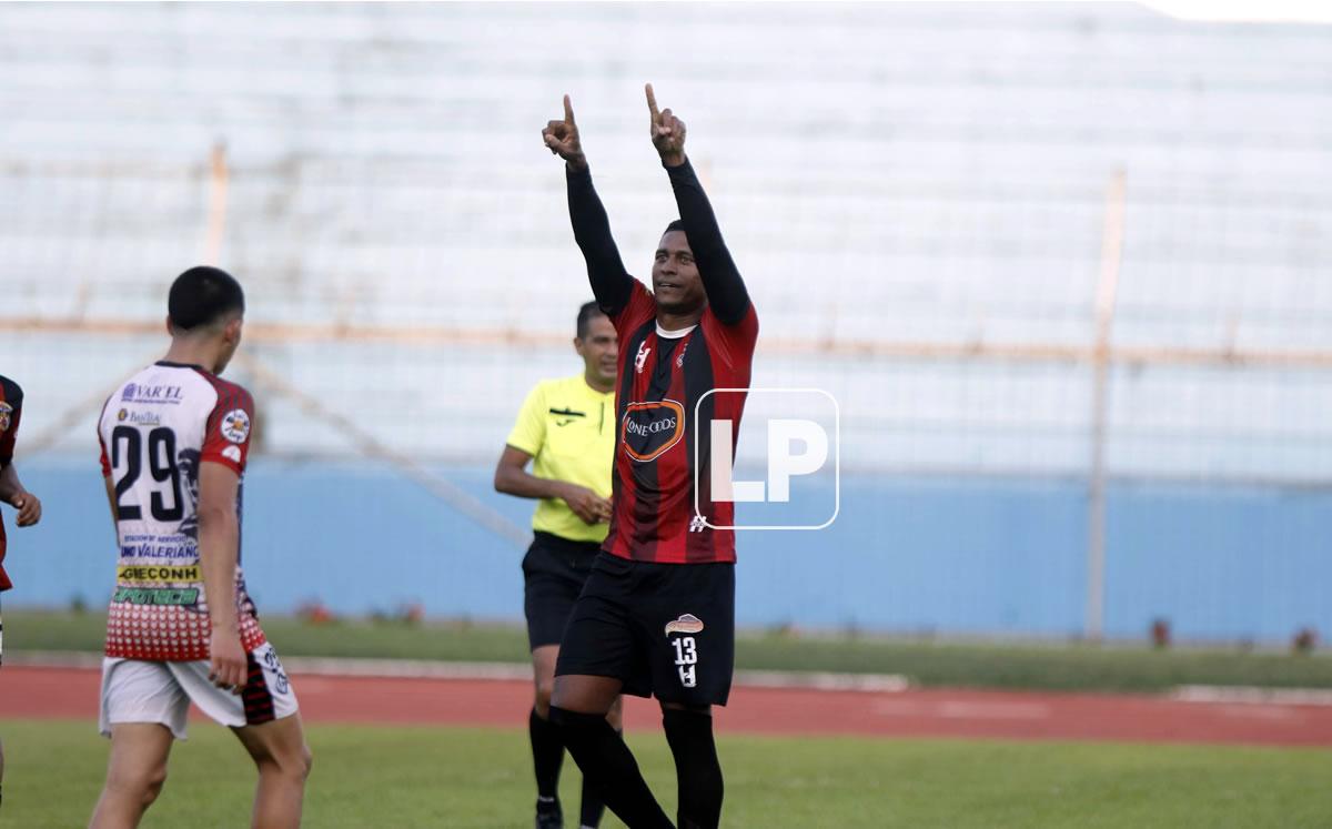 La celebración del ‘Cocherito‘ tras uno de sus goles.