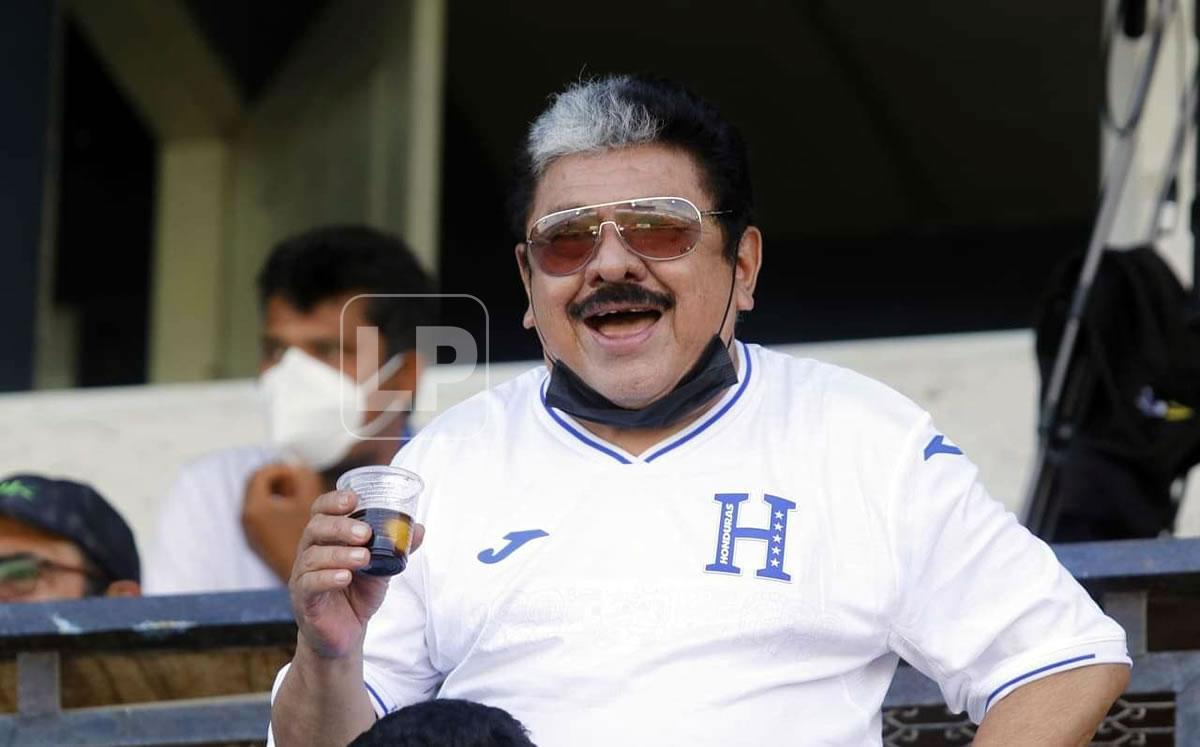 Don Orellana, feliz de estar en el estadio para apoyar a la Selección de Honduras.