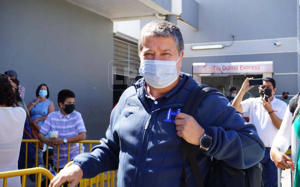 “Bolillo” Gómez y la delegación de Honduras se marchó a Minnesota en donde este miércoles visitarán a EUA.