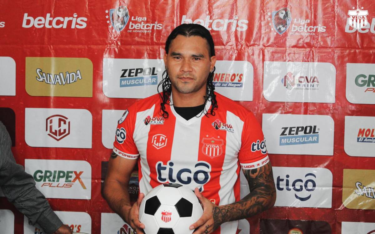 “Gullit” Peña podría debutar este día en la Liga Nacional de Honduras