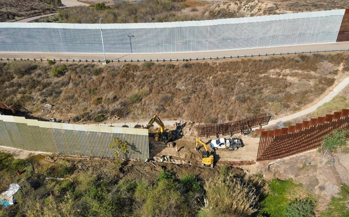 Trump retoma la reconstrucción del muro en la fronteriza Tijuana