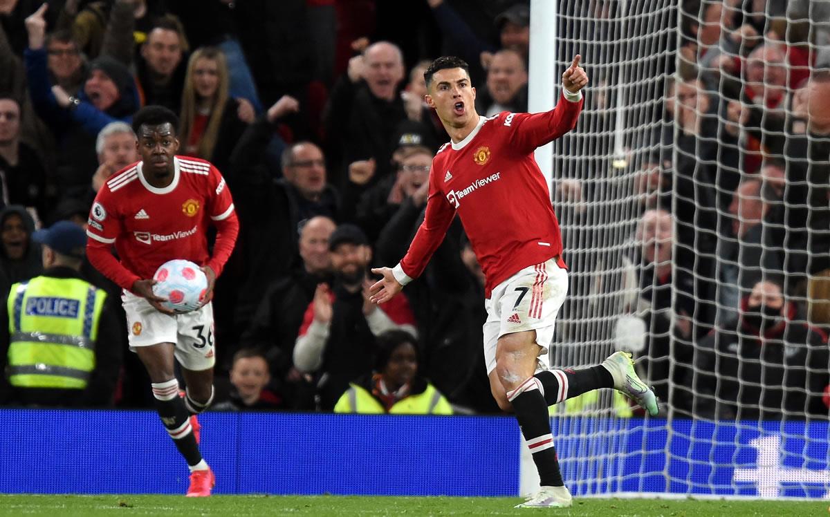 Cristiano Ronaldo gritando su golazo para el empate del Manchester United.