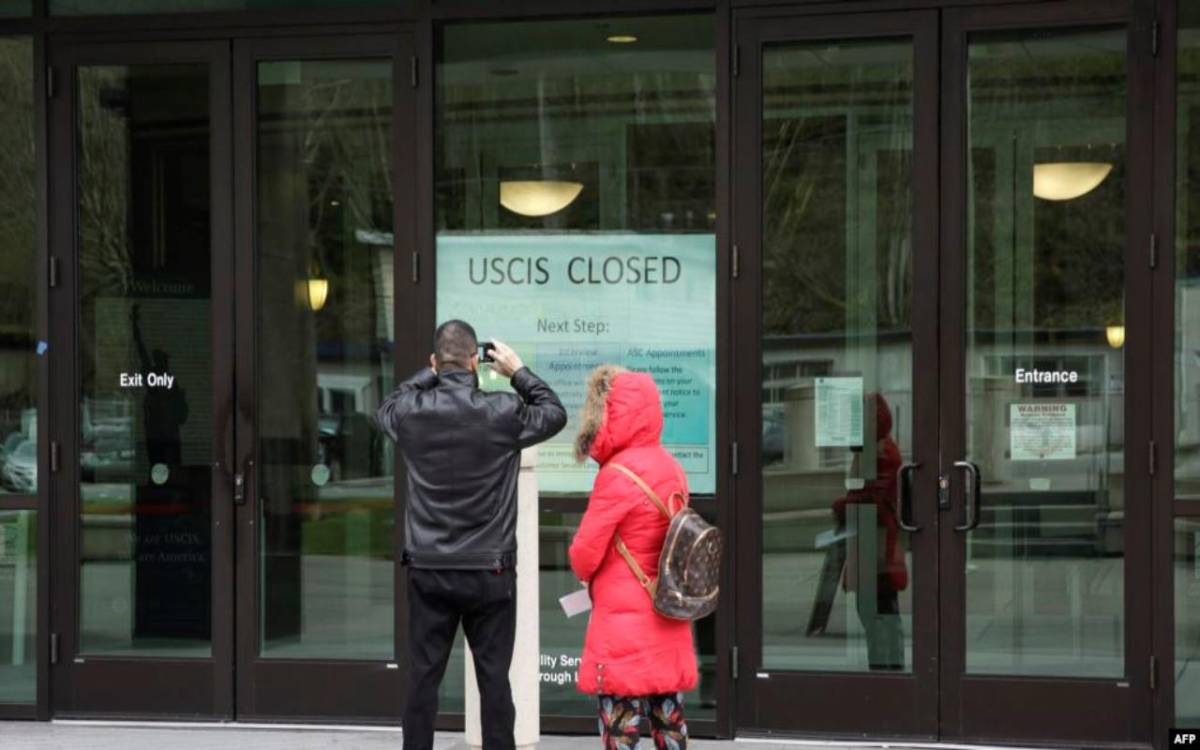 Servicio de Inmigración de EEUU adopta medidas para bajar tiempo de trámites