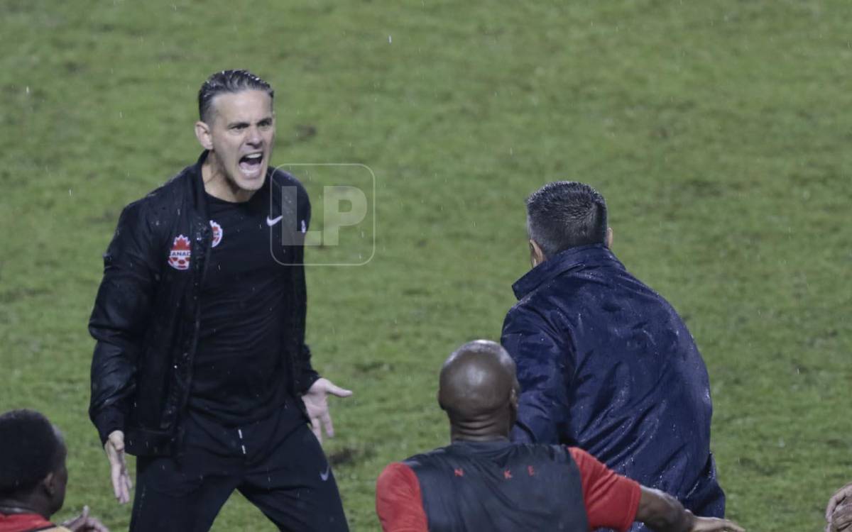 DT de Canadá explota: “Pusimos a futbolistas de 80 millones a jugar en charcos”