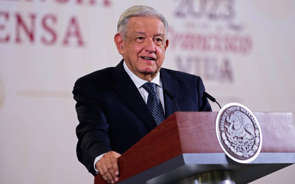 AMLO se traslada a Acapulco para atender a afectados por Otis