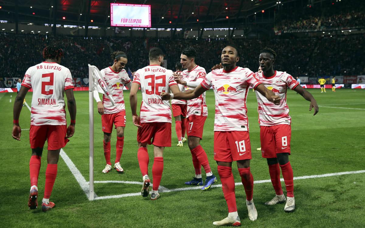 Jugadores del Leipzig celebrando uno de los goles contra el Borussia Dortmund.